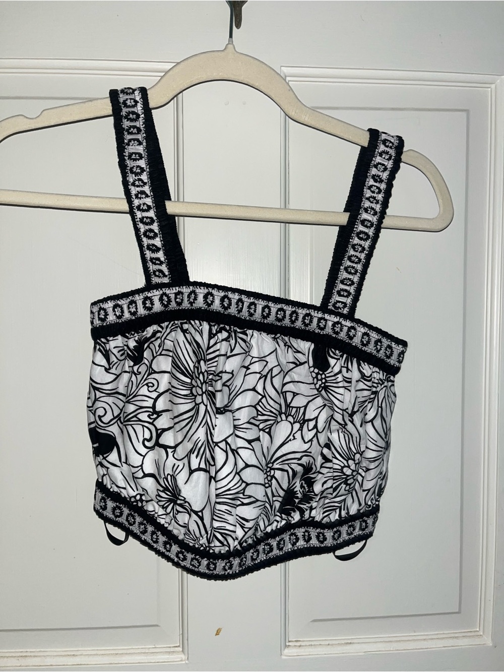 TJ Max Black & White Floral Cropped Tank Top